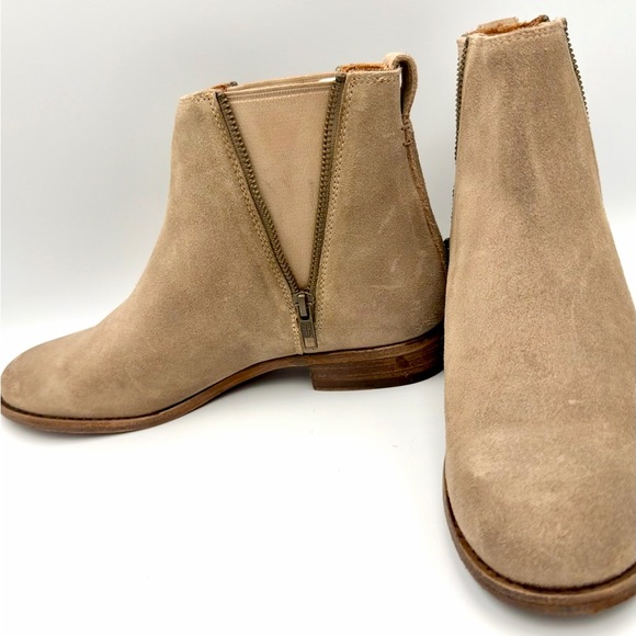 NWT Frye Women's Ash Suede Chelsea Ankle Boots - Picture 4 of 9